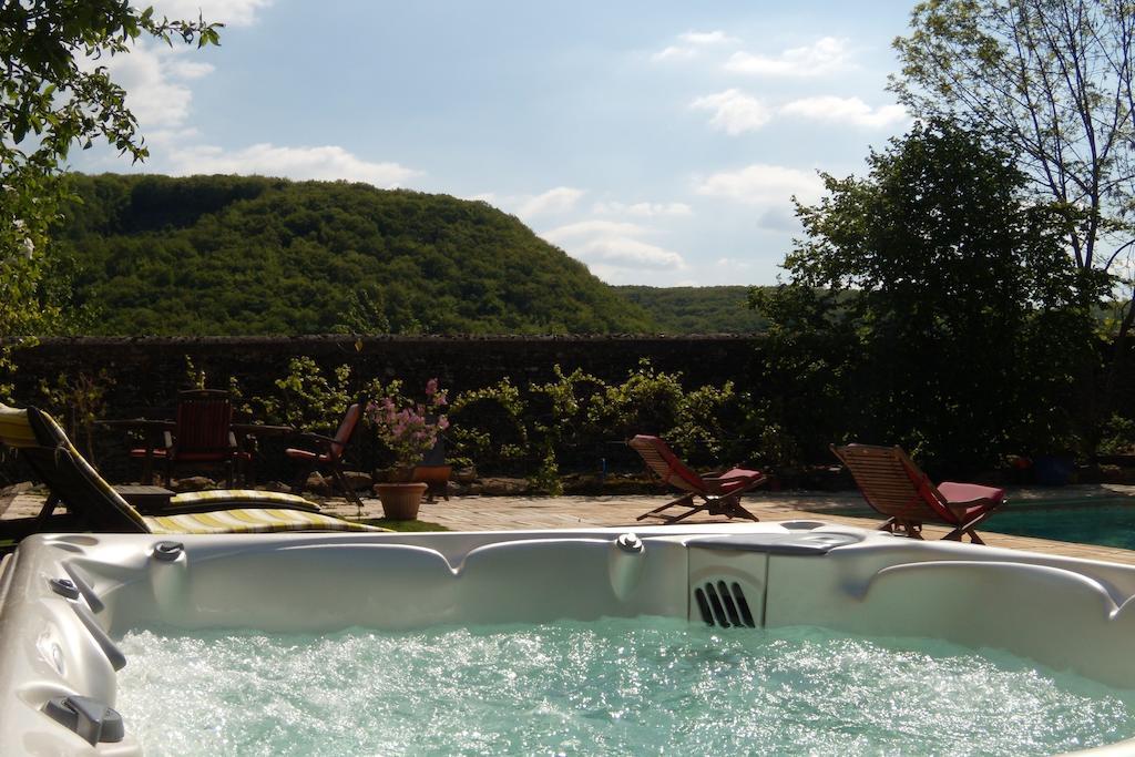 Bed and Breakfast La Bicyclette Fleurie Villemoirieu Экстерьер фото