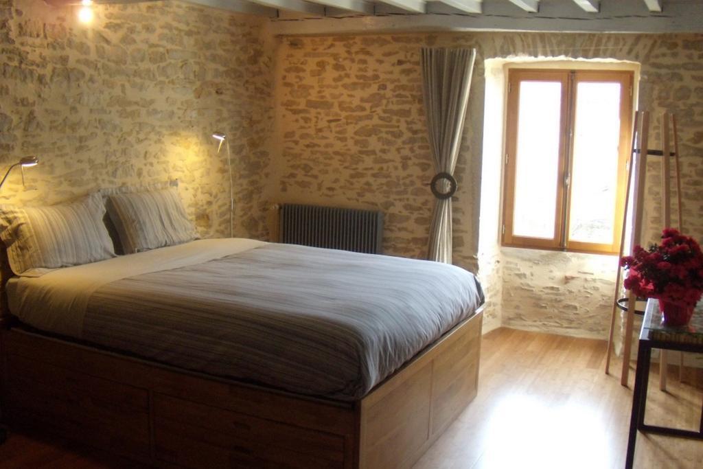 Bed and Breakfast La Bicyclette Fleurie Villemoirieu Номер фото